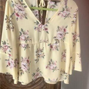 Daisy Cream Floral Crop Top